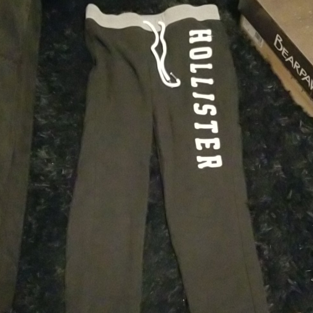 Hollister joggers